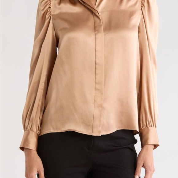 Gillian Silk Top
FRAME - Picture 2 of 3